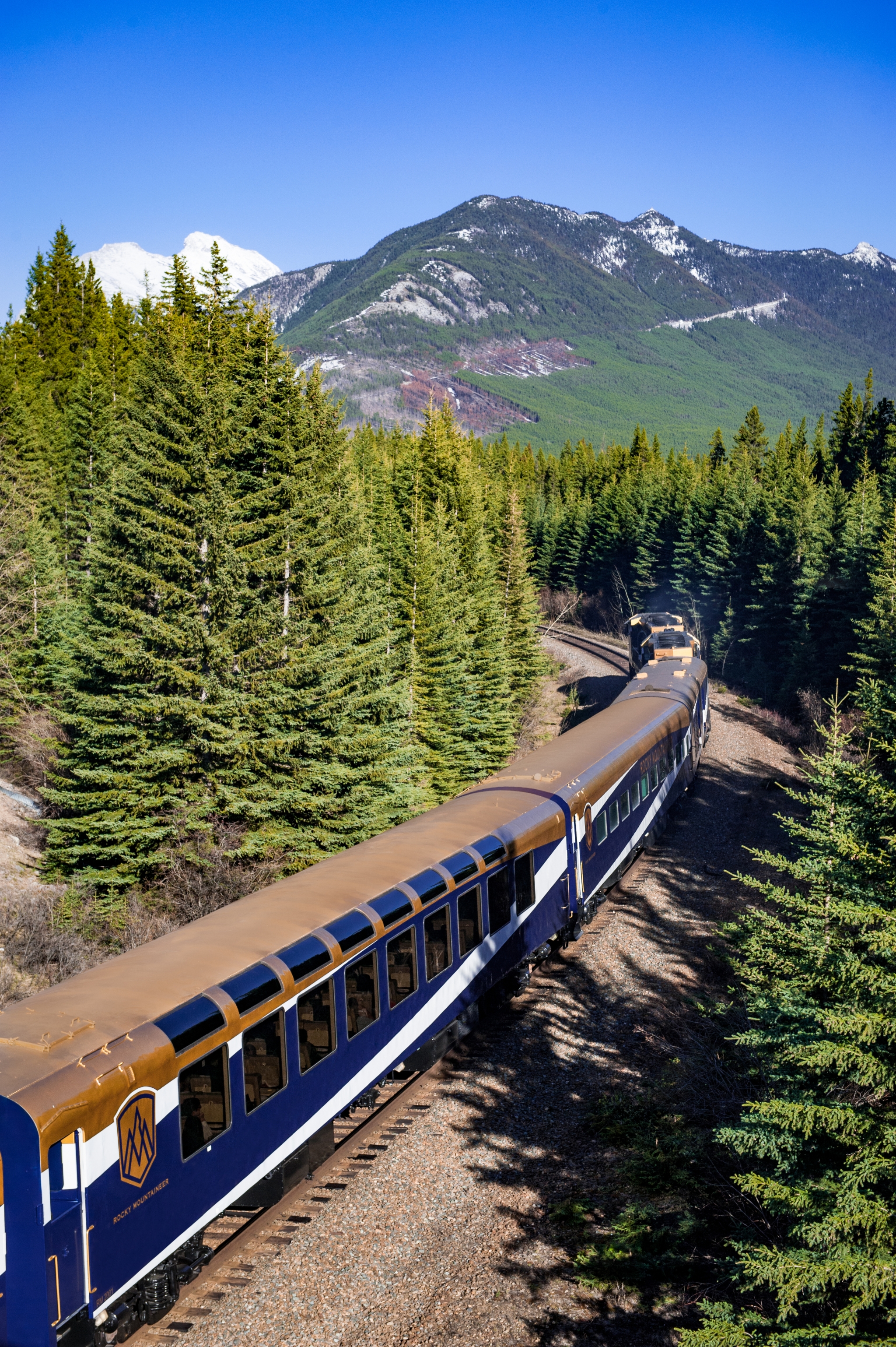파노라마뷰로 즐기는 로키,럭셔리 기차여행 로키마운티니어 9일 [골드리프탑승/5대특식/밴프3박]